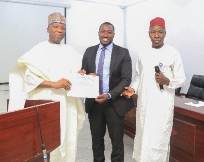 Certificate presentation at the Permanent Site